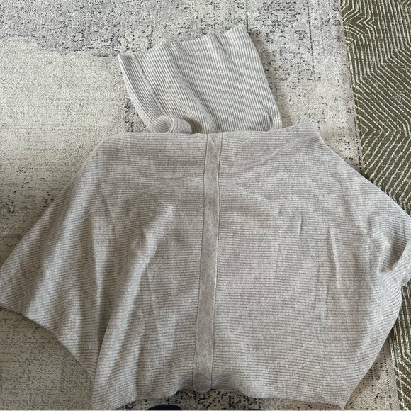 J.McLaughlin Dolman Sleeve Sweater - Picture 5 of 7